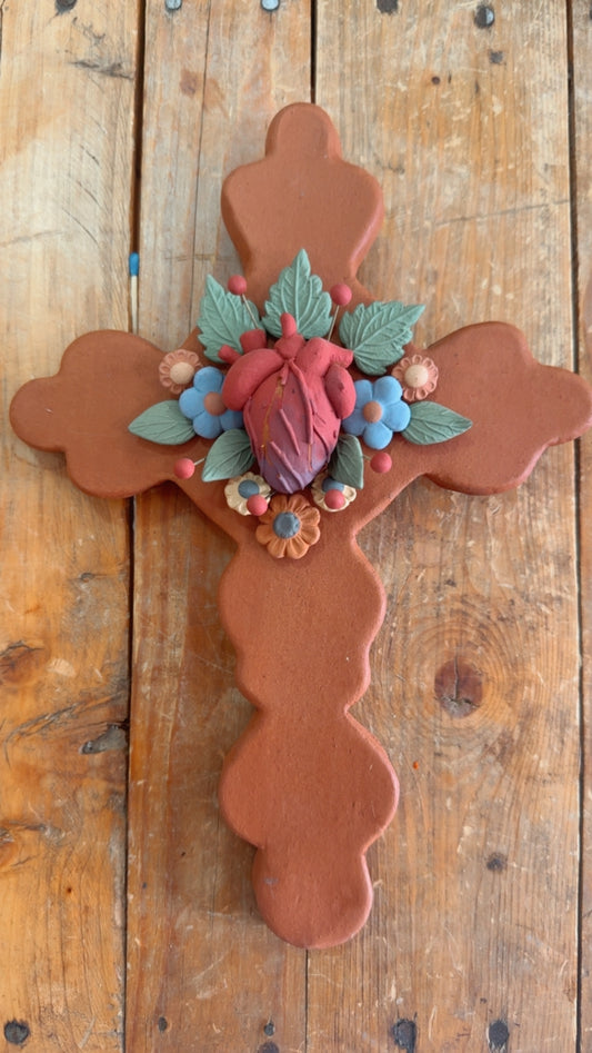 Cruz de pared con corazón Metepec 22 cms