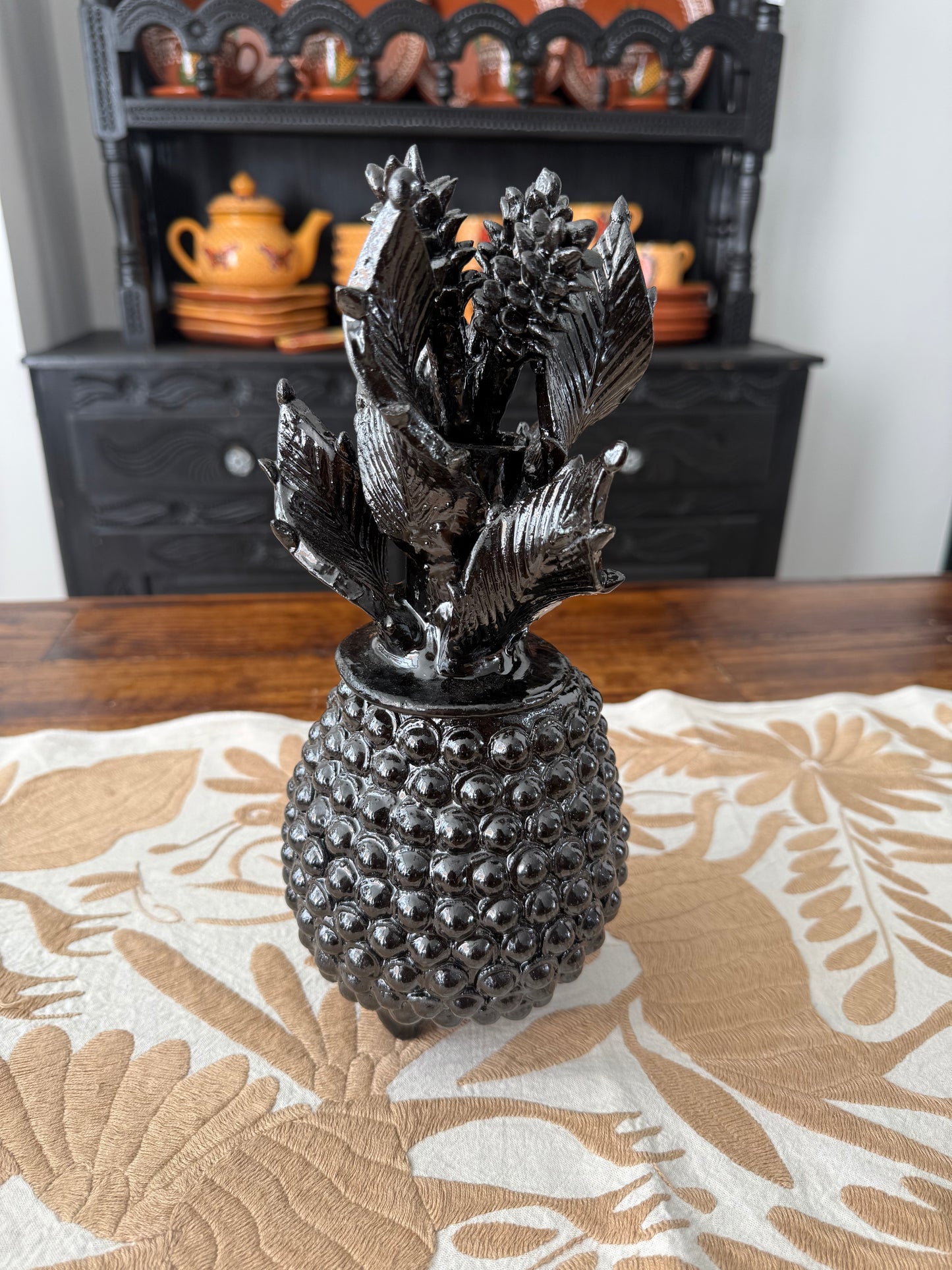 Piña vidriada negra mediana San José de Gracia
