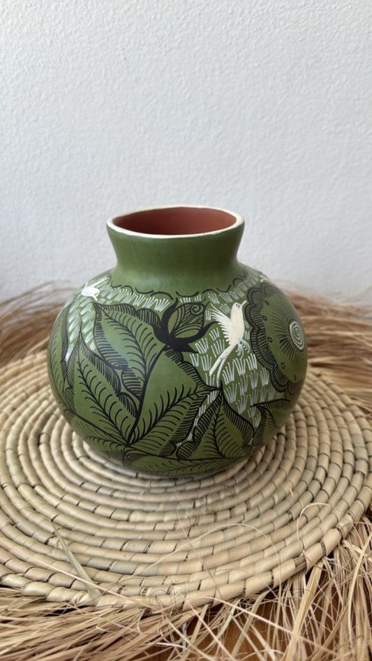 Jarrón Huancito verde 20 cms modelo 2