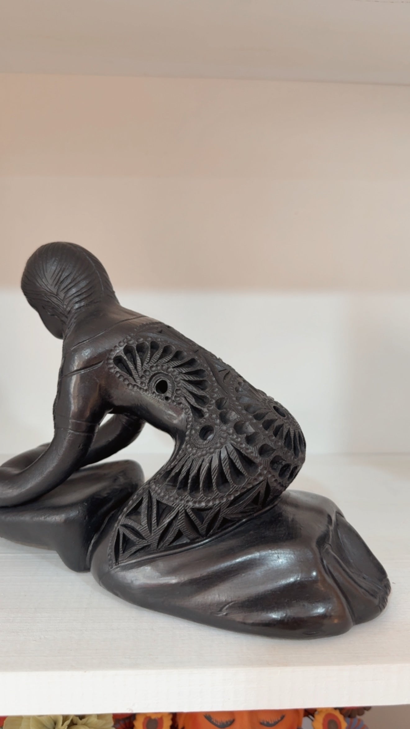 Figura de metate de barro negro 2