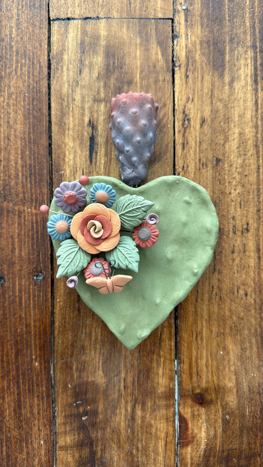 Corazón nopal verde Metepec modelo 2