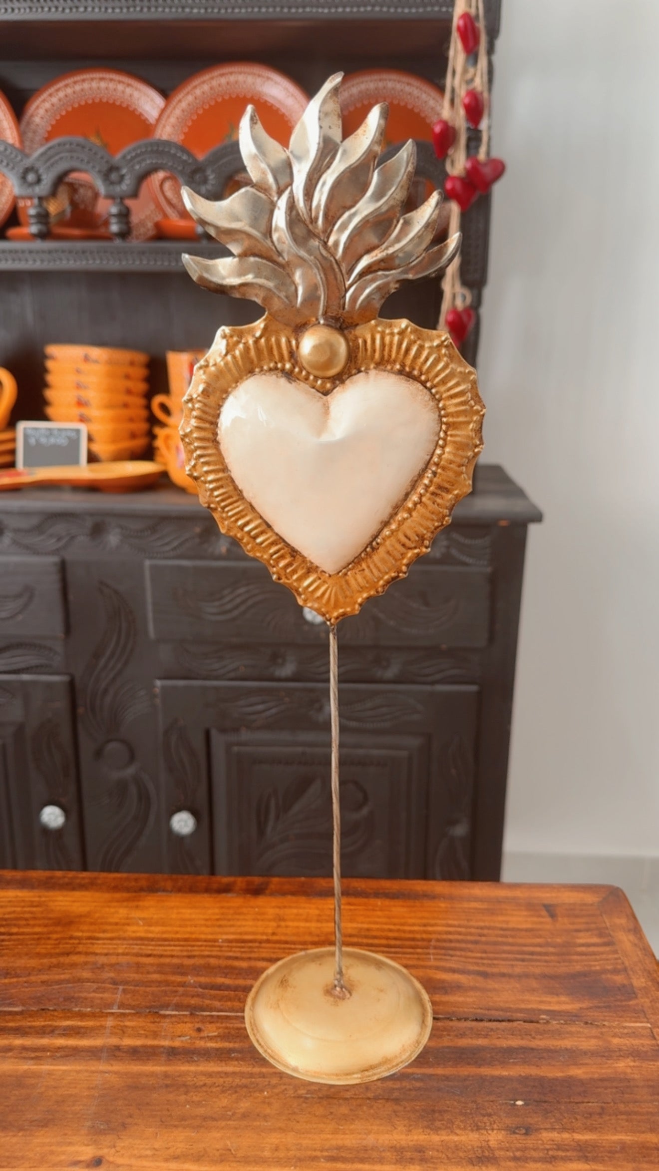 Corazón de latón de pie modelo 3