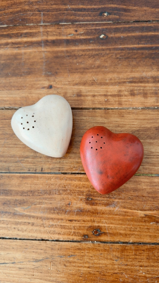 Set de salero y pimentero de corazón Zinapecuaro