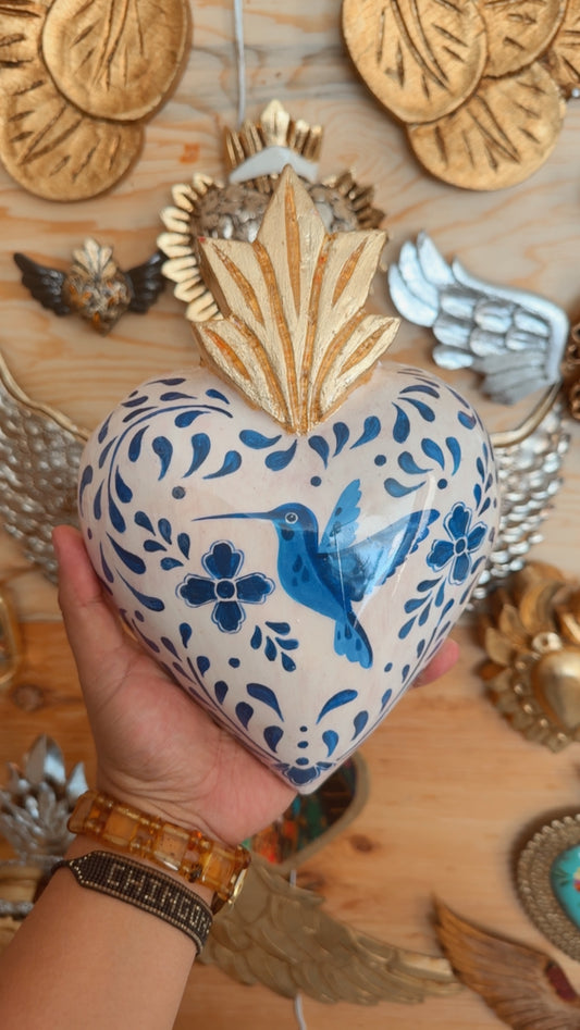 Corazón de madera estilo Talavera laca colibrí