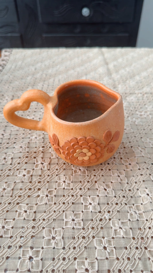 Taza de asa de corazón natural Atzompa modelo 3