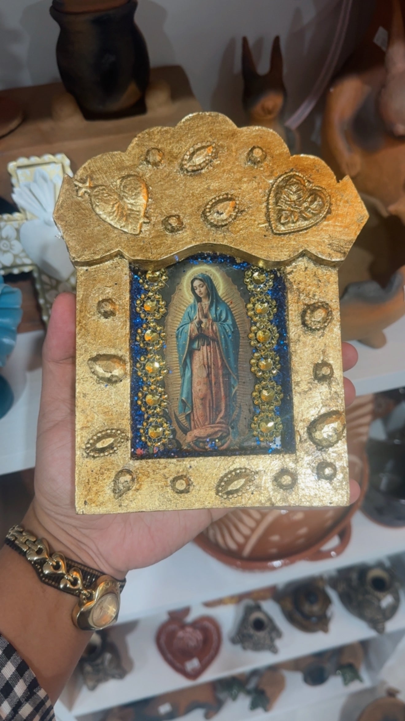 Nicho de madera Virgen dorado
