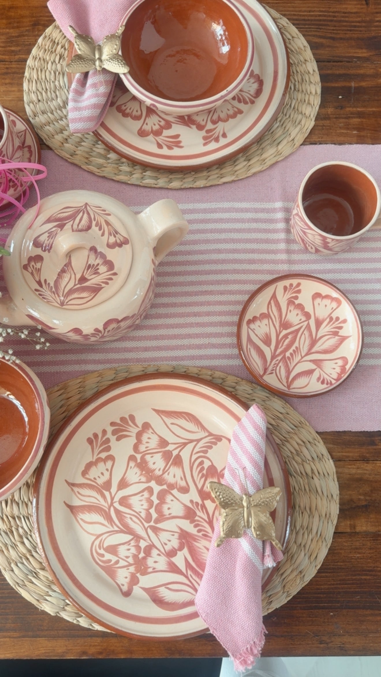 Vajilla 4 personas blanco con rosa técnica recortada