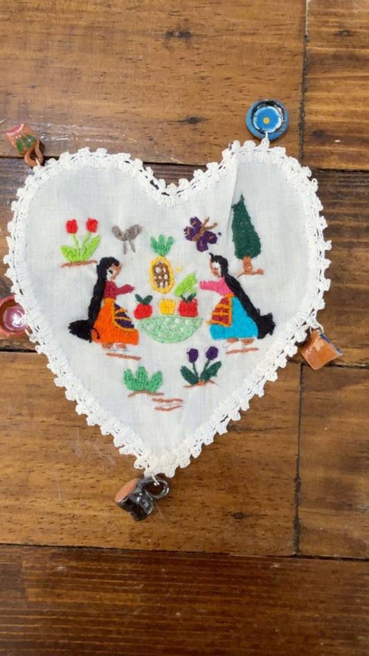 Portavaso de corazón blanco frutas Tzintzunzan