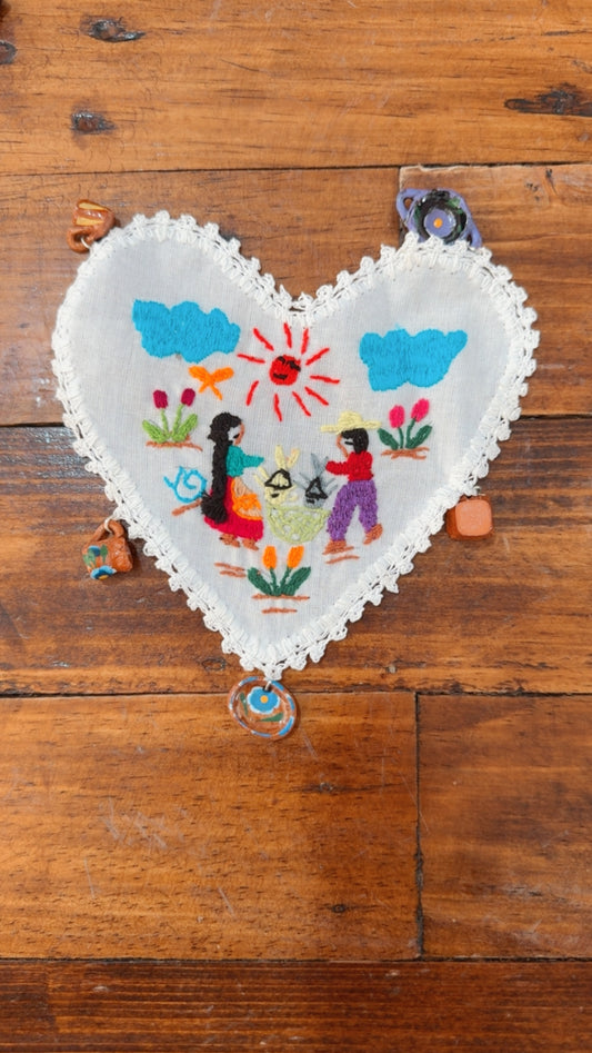 Portavaso de corazón blanco cocinar peces Tzintzunzan