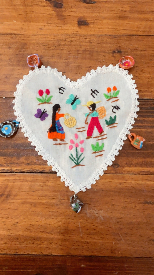 Portavaso de corazón blanco canasta Tzintzunzan