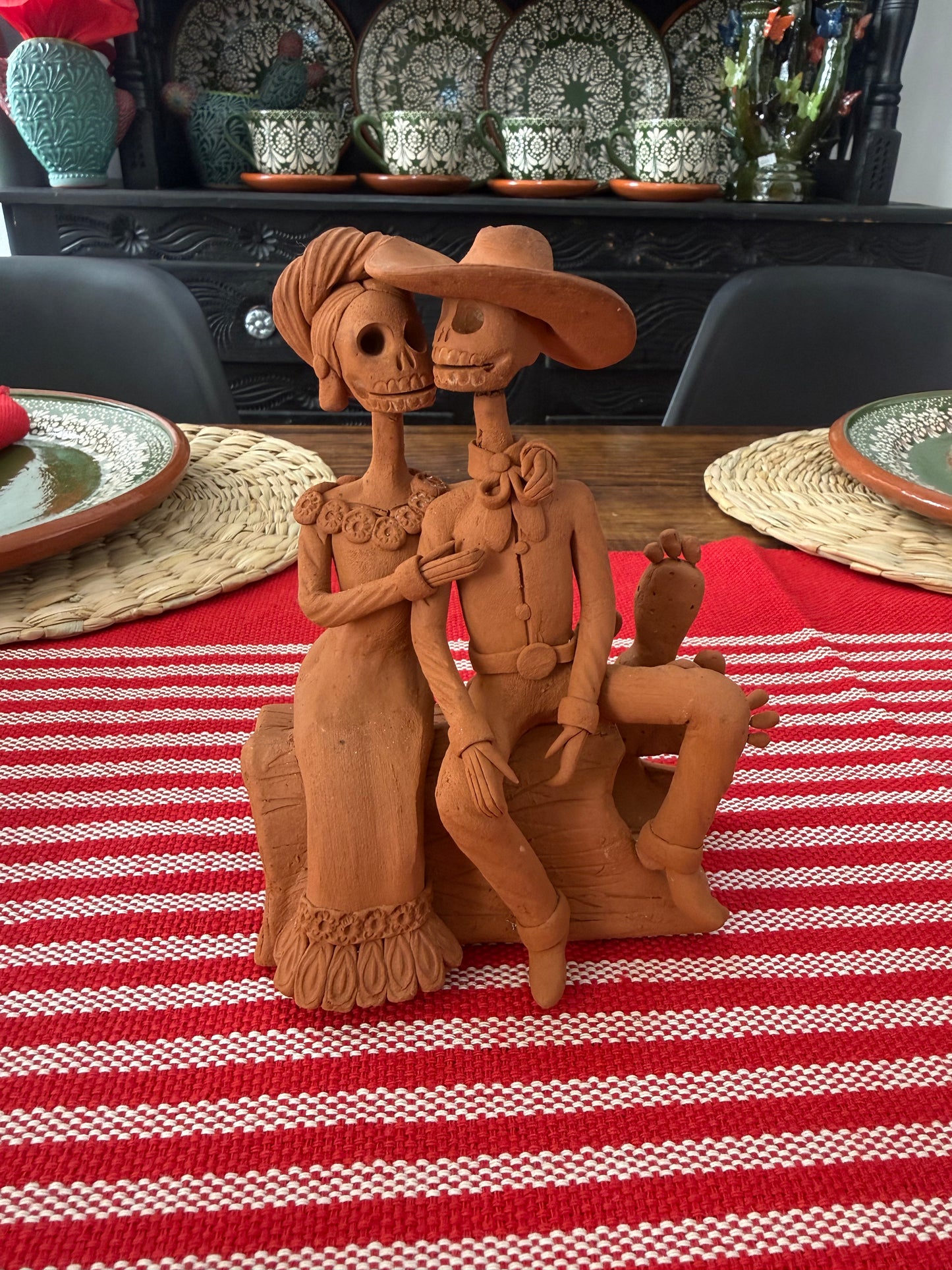 Pareja de catrines sentada con nopal colección noche de ánimas amor eterno