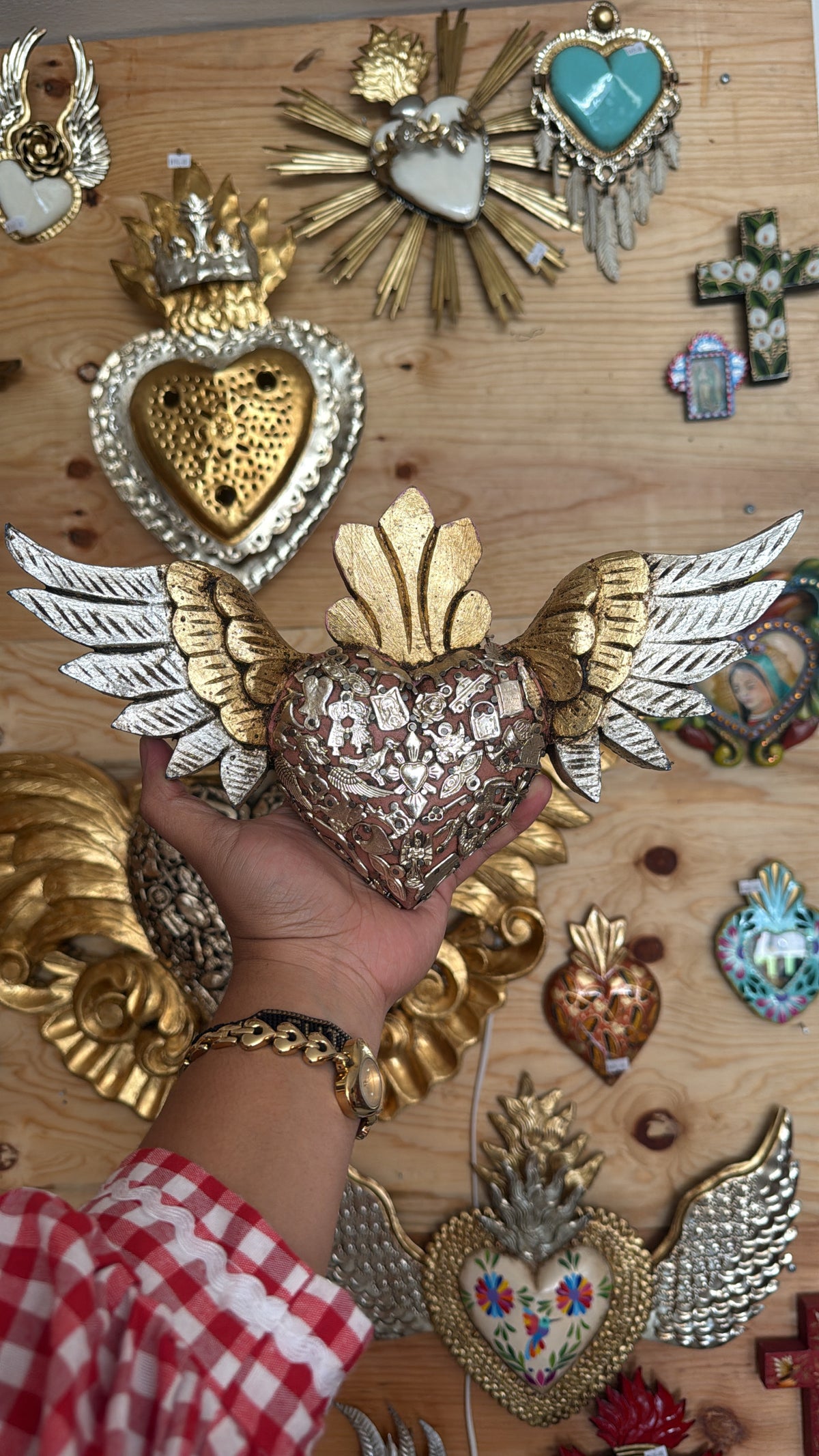 Corazón milagros alas oro y plata madera