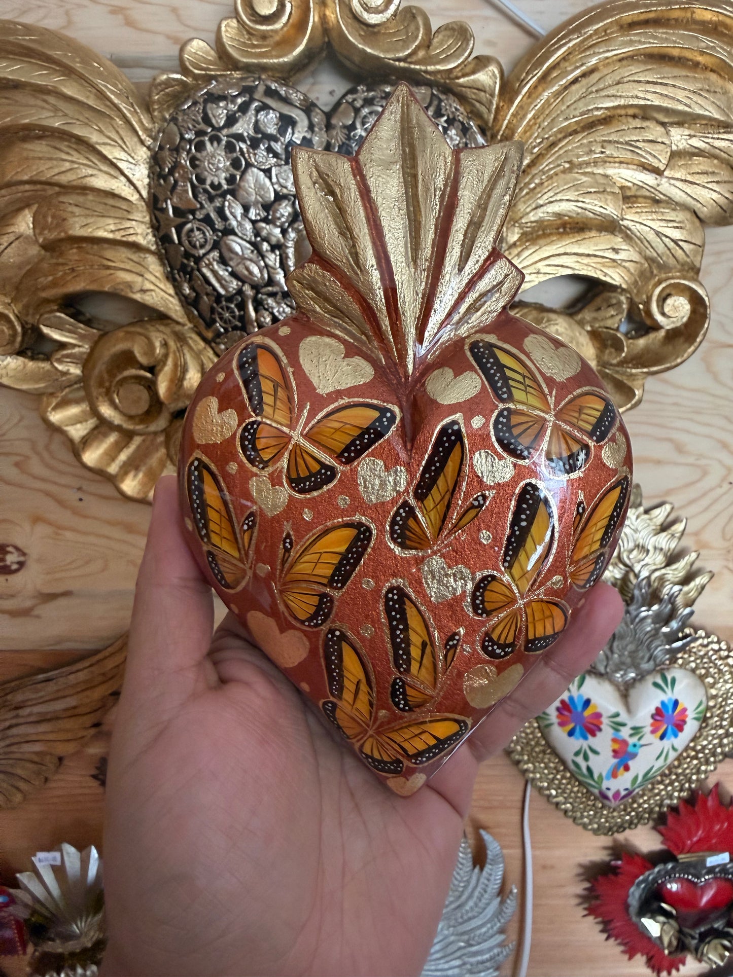 Corazón de madera mariposas cobre laca