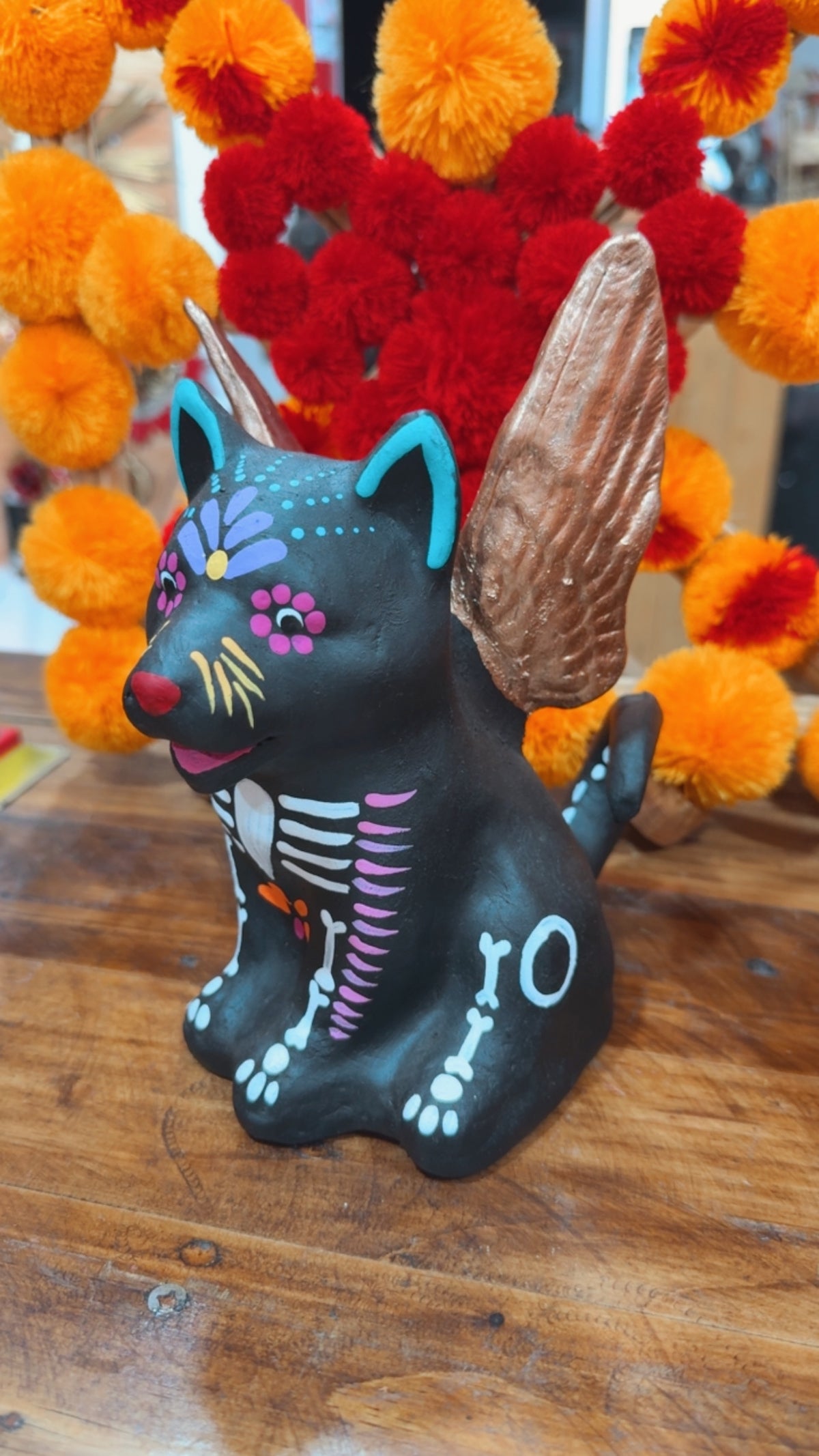 Perrito noche de ánimas grande con alas
