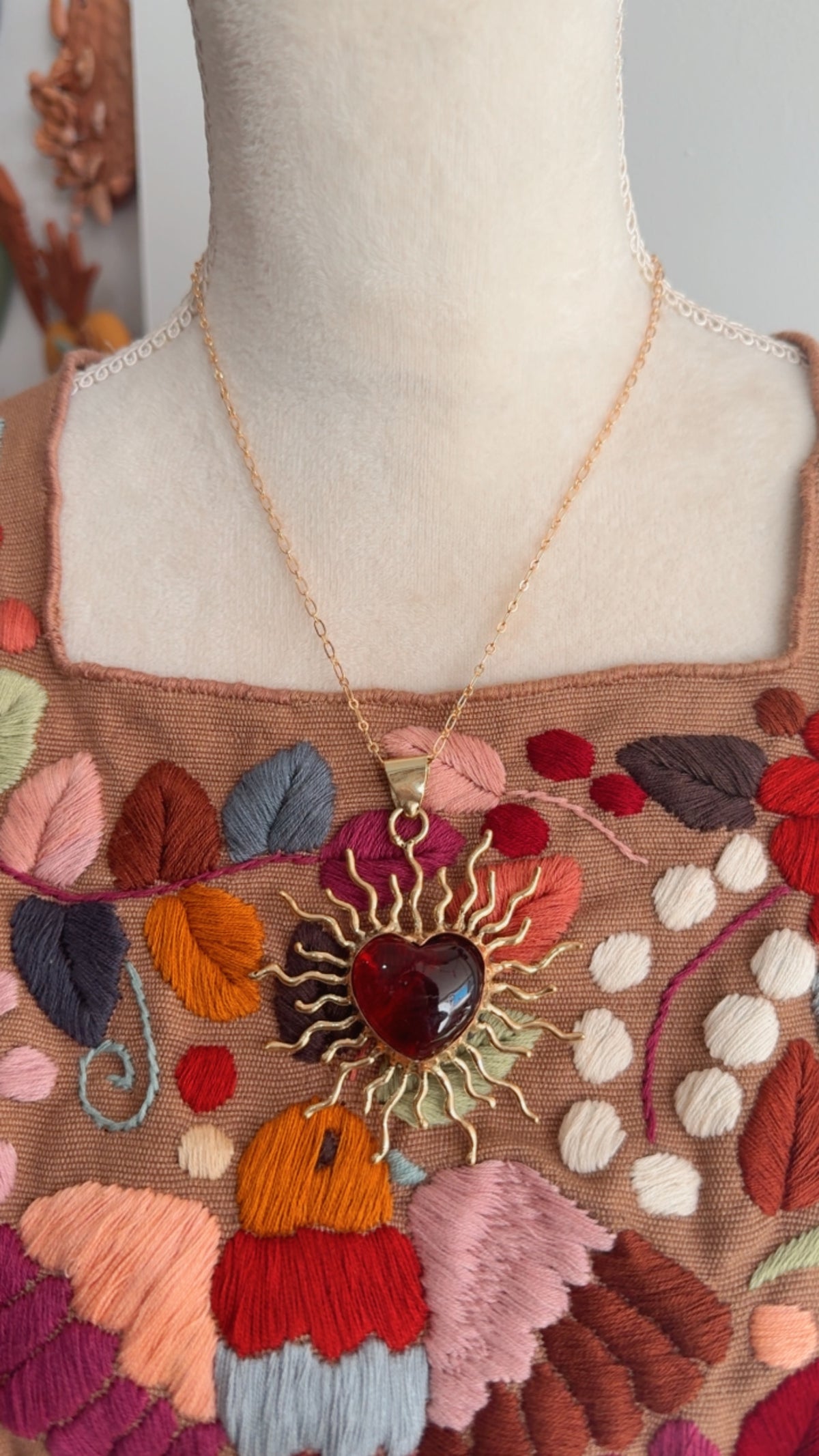 Collar de Corazón sol joyería