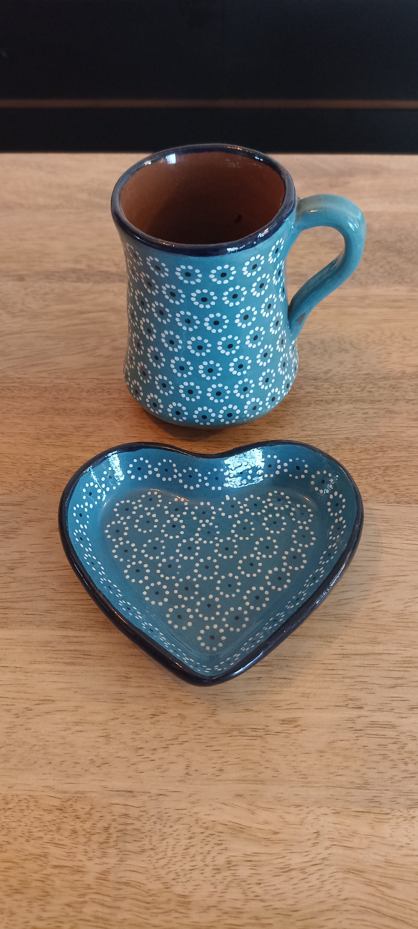 Set de taza con plato de corazón colors