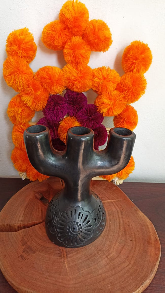 Portavela de 3 velas de barro negro Colección día de muertos