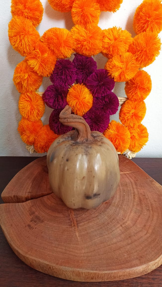 Calabaza beige de Zinaécuaro colección día de muertos