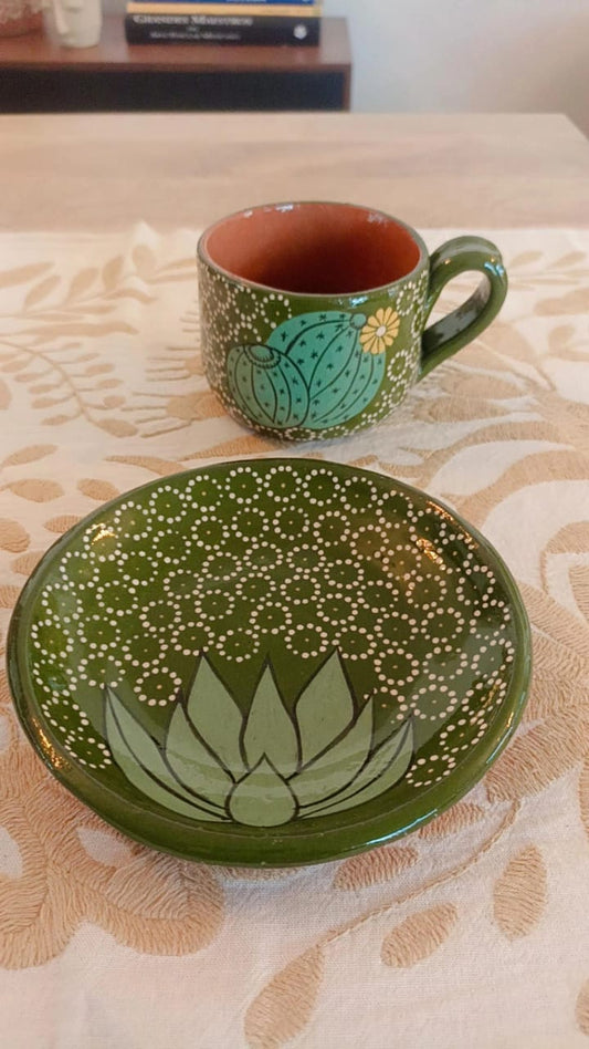 Juego de taza y plato verde colección suculentas