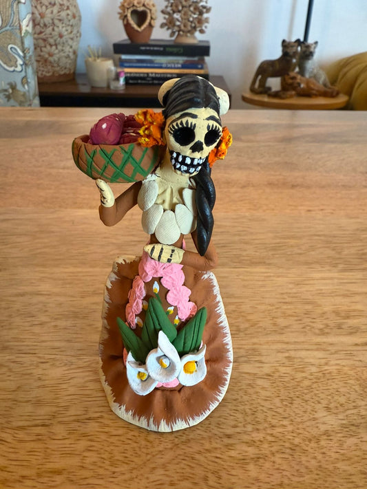Catrina miniatura frutas noche de ánimas
