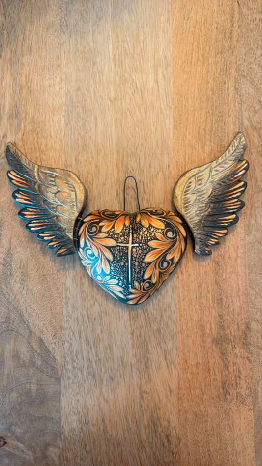 Corazón con alas noche de ánimas