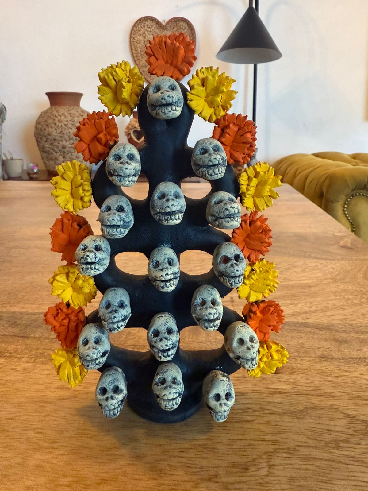 Árbol grande noche de ánimas